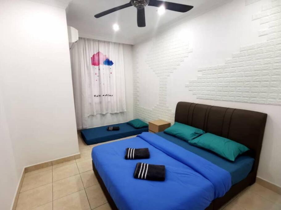 Apartemen Permas 14min To Midvalley 10pax Wifi Tv Box 4broom