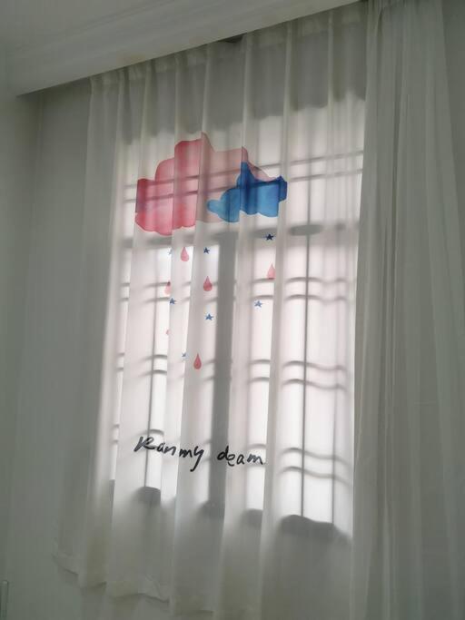 Permas 14min To Midvalley 10pax Wifi Tv Box 4broom Apartemen Johor Bahru