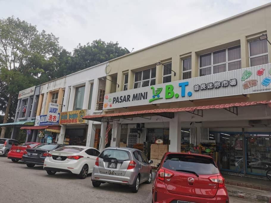 Permas 14min To Midvalley 10pax Wifi Tv Box 4broom *